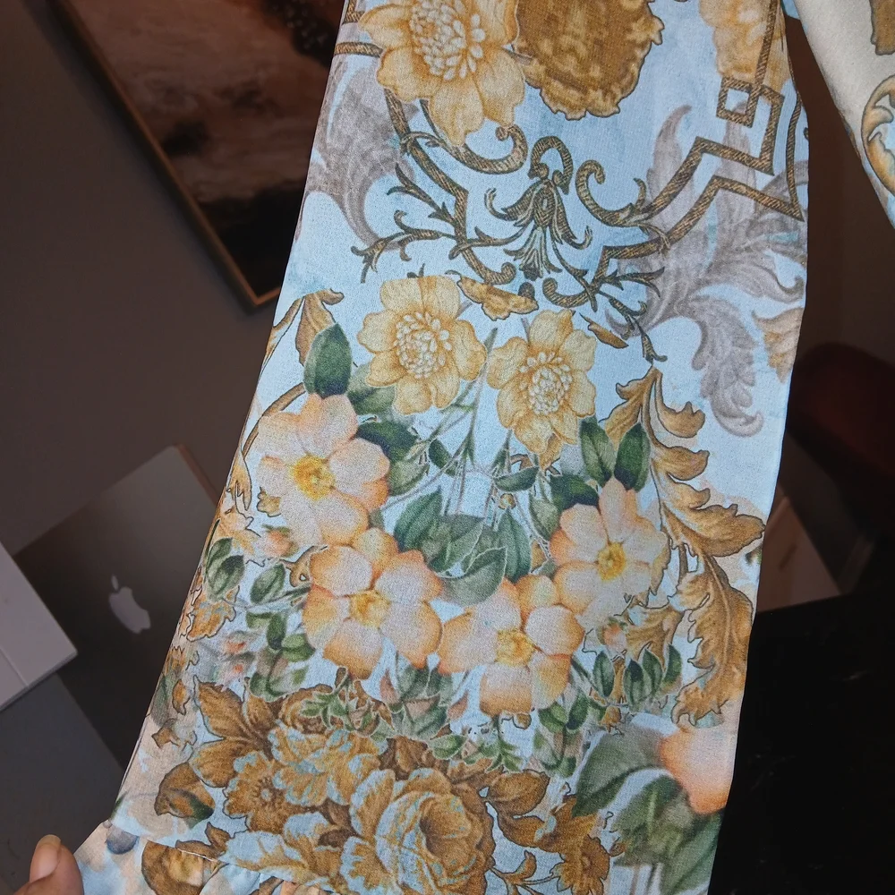 Floral Long Sleeve Dress - Picture 5 of 8